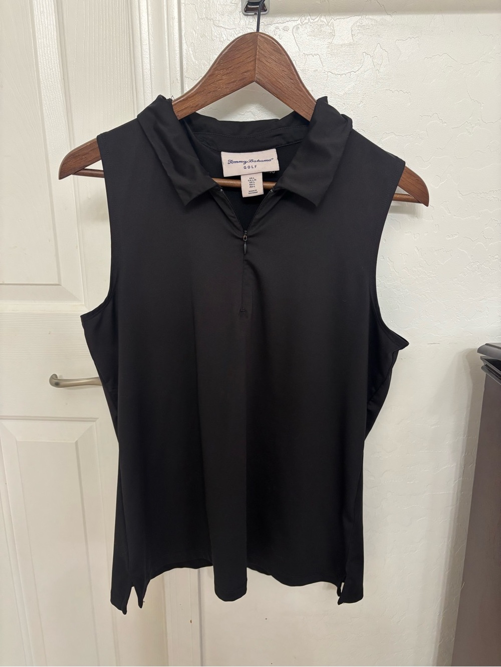 Tommy Bahama Black Sleeveless Collared Golf Polo Top